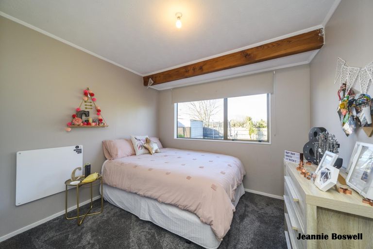 Photo of property in 34 Dahlstrom Grove, Kelvin Grove, Palmerston North, 4414