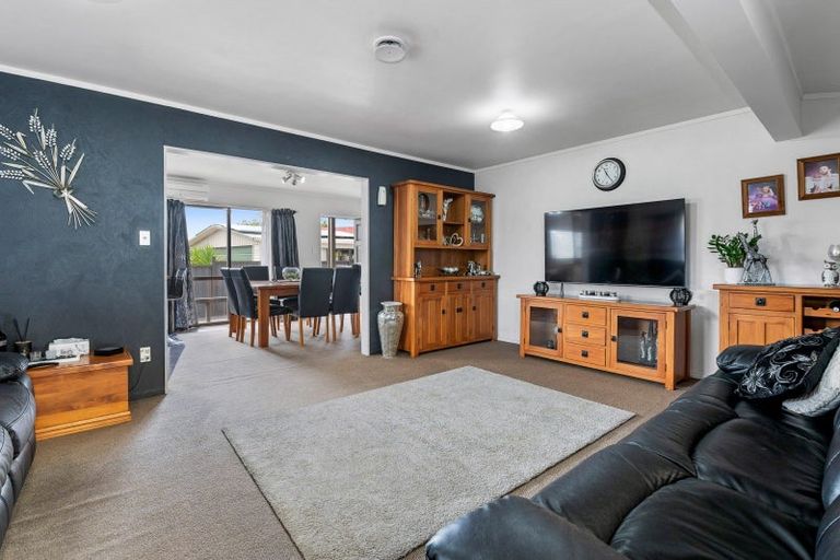 Photo of property in 11 Chapman Place, Fairy Springs, Rotorua, 3015