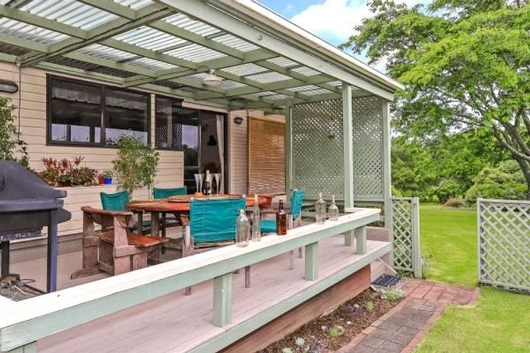 Photo of property in 35 Links View Drive, Omokoroa, 3114