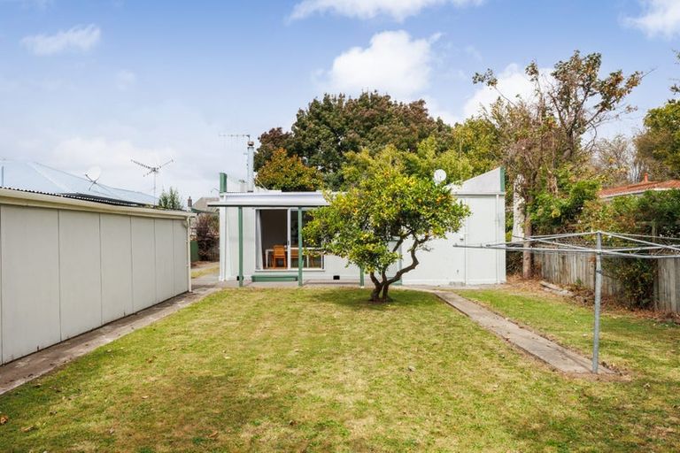 Photo of property in 8 Guy Avenue, Takaro, Palmerston North, 4410