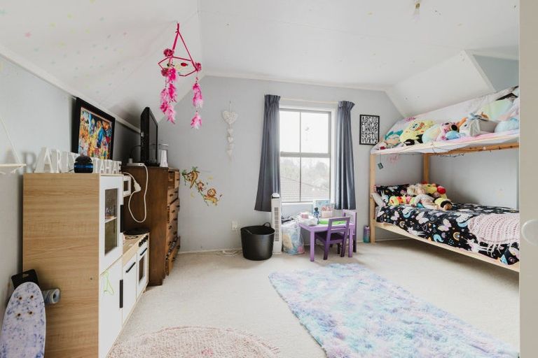 Photo of property in 21 Newton Place, Westbrook, Palmerston North, 4412