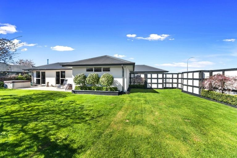Photo of property in 5 Saint Keverne Close, Burwood, Christchurch, 8083