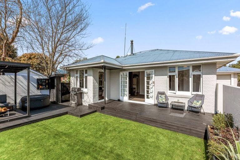 Photo of property in 16 Dinton Street, Russley, Christchurch, 8042