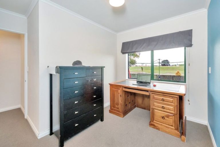 Photo of property in 20 Gairloch Place, Wattle Downs, Auckland, 2103