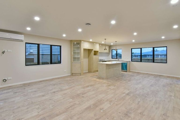 Photo of property in 43a Thompson Terrace, Manurewa, Auckland, 2102