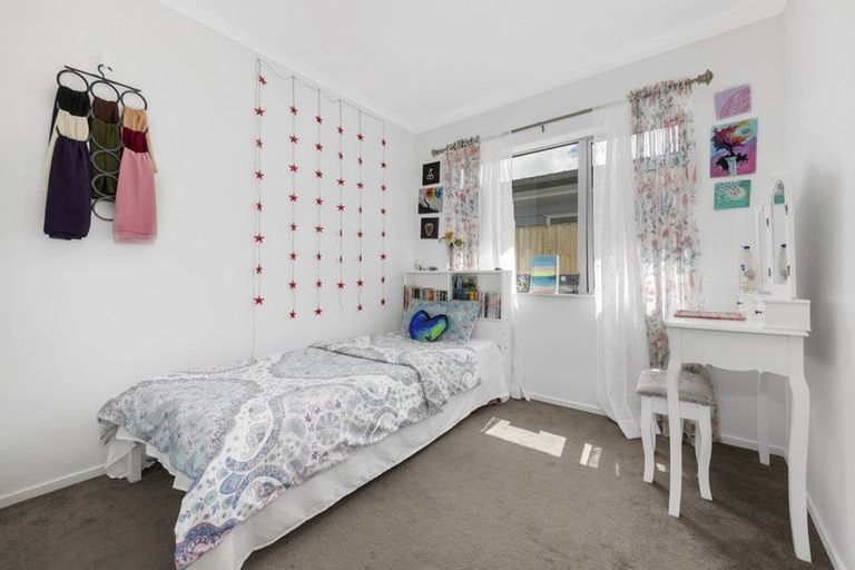 Photo of property in 13 Kapowai Boulevard, Takanini, 2112