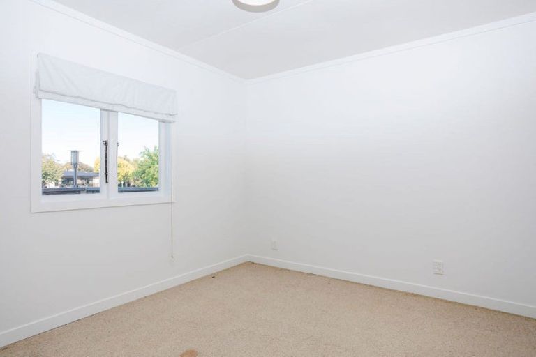 Photo of property in 11 Maclaurin Street, Dannevirke, 4930