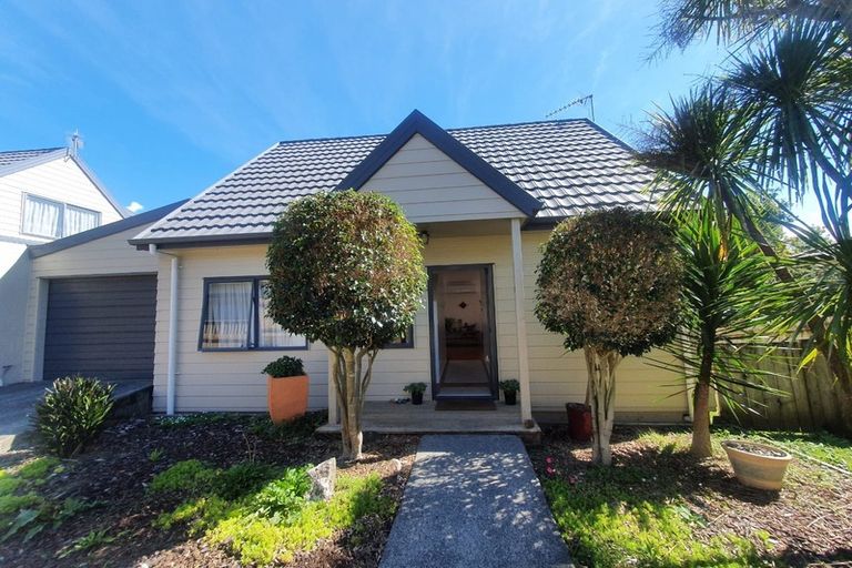 Photo of property in 29d West Coast Road, Glen Eden, Auckland, 0602