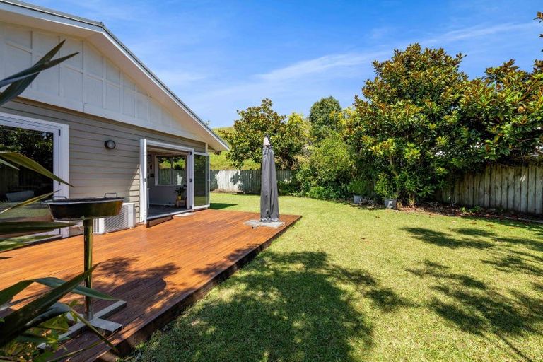 Photo of property in 15a Heta Road, Highlands Park, New Plymouth, 4312