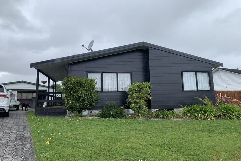 Photo of property in 18 Delaware Grove, Totara Park, Upper Hutt, 5018