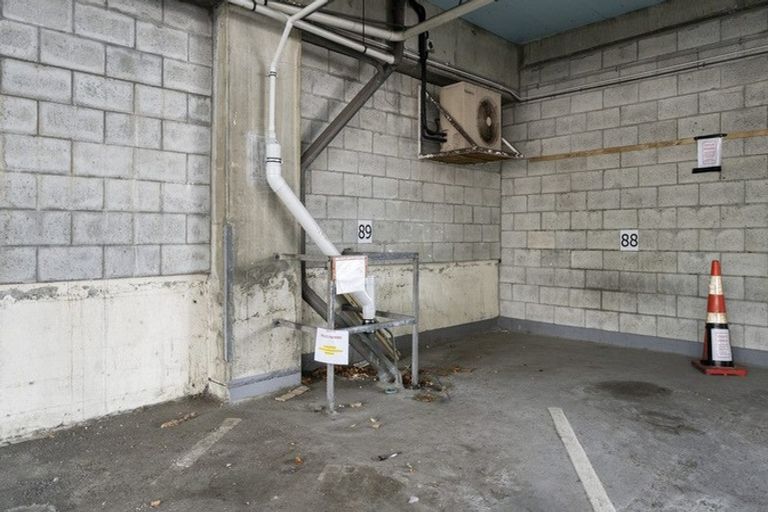 Photo of property in Hobson Court Flats, 56/70 Hobson Street, Thorndon, Wellington, 6011