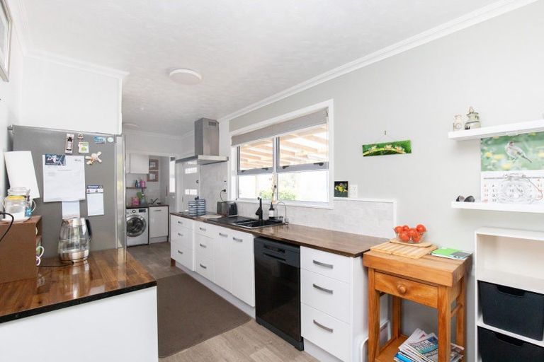 Photo of property in 71 Pipiroa Road, Ngatea, 3503