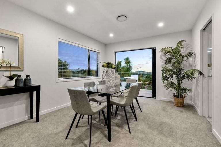 Photo of property in 4/20 Tui Glen Road, Birkenhead, Auckland, 0626
