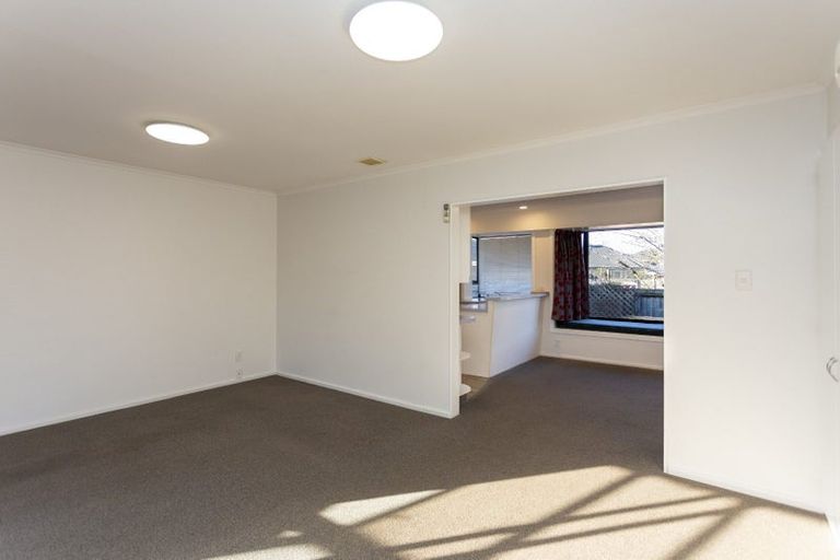 Photo of property in 3 Siska Place, Upper Riccarton, Christchurch, 8041