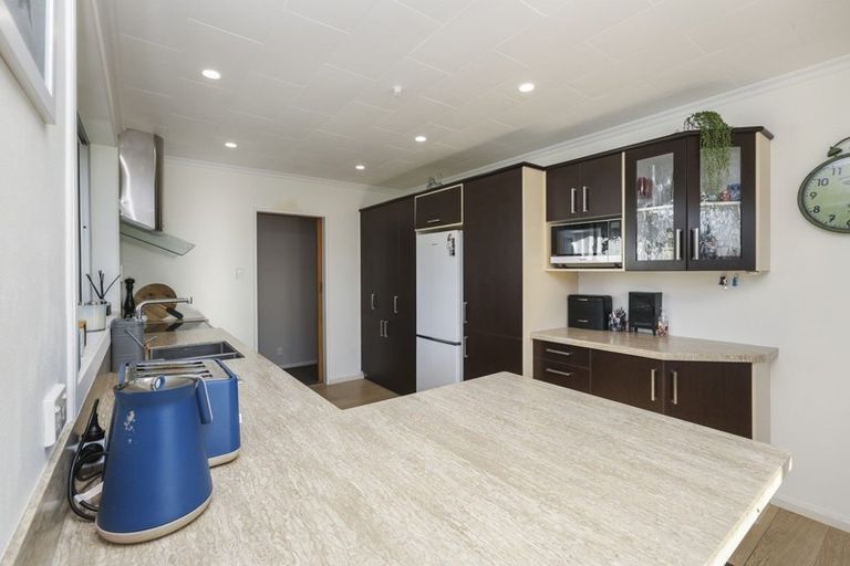 Photo of property in 10 Magnolia Drive, Westown, New Plymouth, 4310