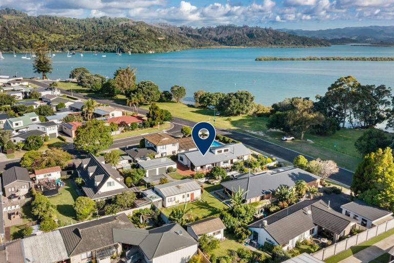 Photo of property in 83 Robinson Road, Whitianga, 3510