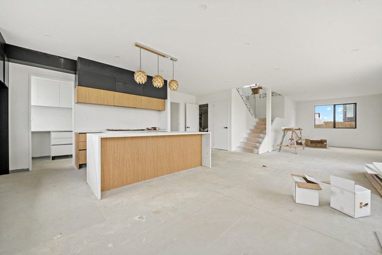 Photo of property in 43 Evergreen Parade, Rosehill, Papakura, 2113