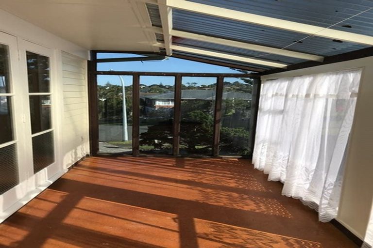 Photo of property in 13 The Rosebowl, Sunnyhills, Auckland, 2010