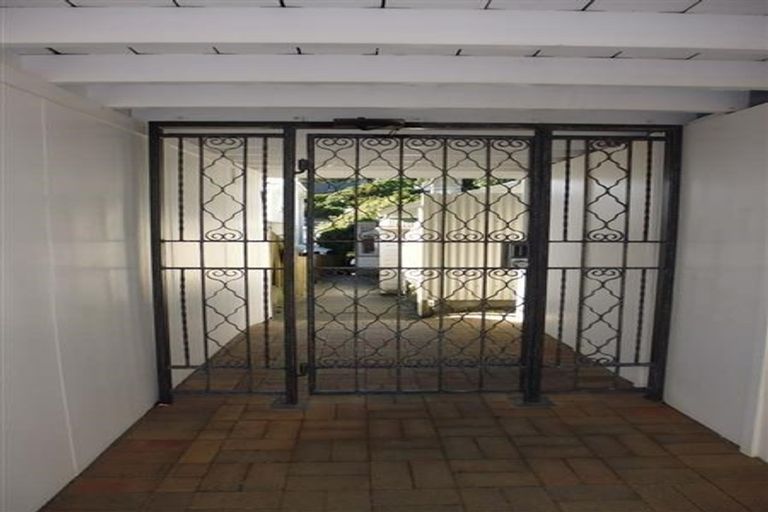 Photo of property in 14/4 Claremont Grove, Mount Victoria, Wellington, 6011