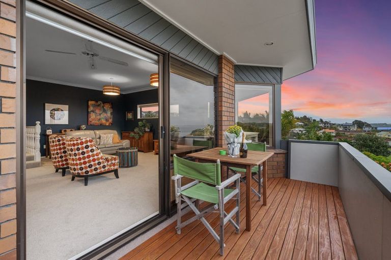 Photo of property in 1 Ruamoana Place, Omokoroa, 3114