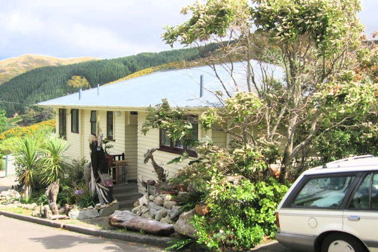 Photo of property in 6 Amos Way, Kingston, Wellington, 6021