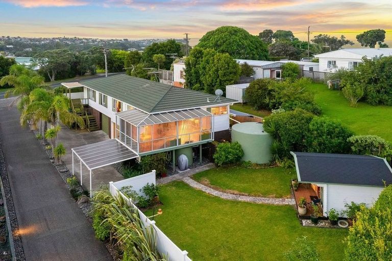 Photo of property in 2/23 Rawhiti Road, Manly, Whangaparaoa, 0930