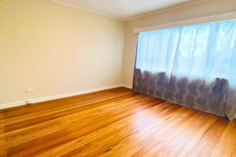 Photo of property in 20 Armagh Road, Blockhouse Bay, Auckland, 0600