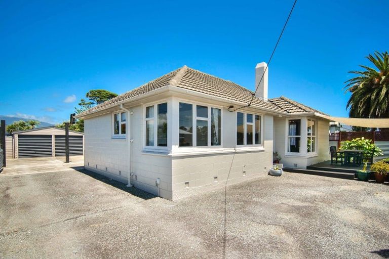 Photo of property in 82 Wakefield Street, Westport, 7825