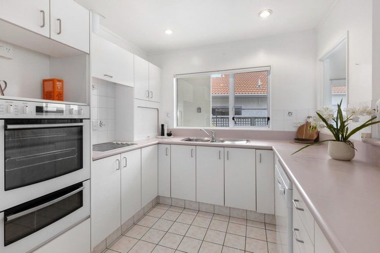 Photo of property in 8 Lakeside Villas, Whitby, Porirua, 5024