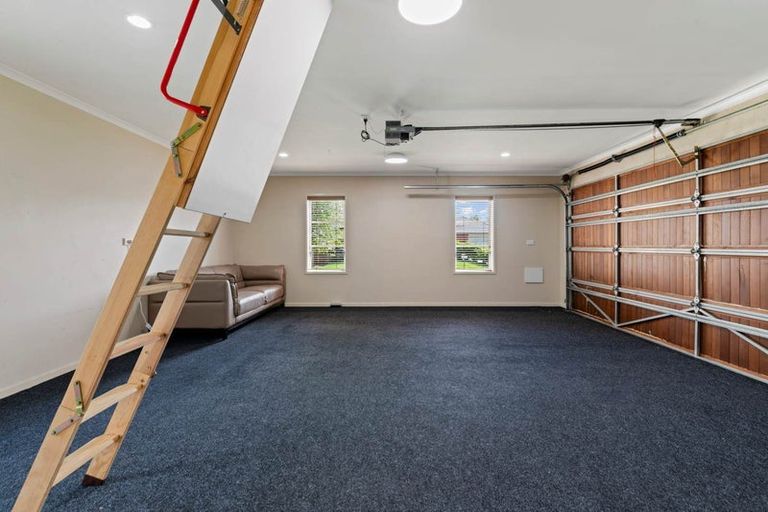 Photo of property in 3 Borthwick Close, Flat Bush, Auckland, 2016