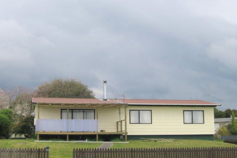 Photo of property in 20 Sequoia Crescent, Owhata, Rotorua, 3010