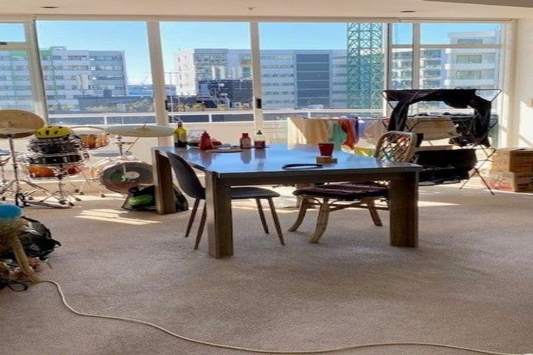 Photo of property in Seaview Apartments, 9d/4 Short Street, Auckland Central, Auckland, 1010