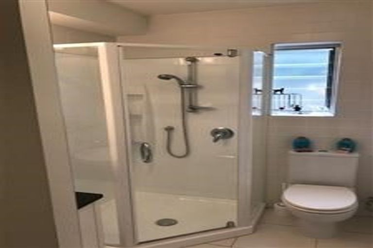 Photo of property in 1/72l Kitchener Road, Milford, Auckland, 0620