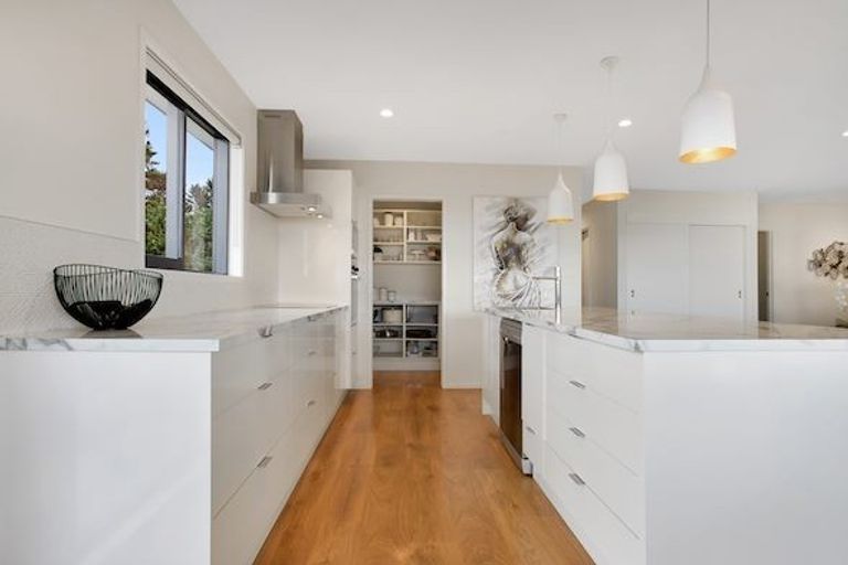 Photo of property in 27 Lori Lane, Coopers Beach, 0420