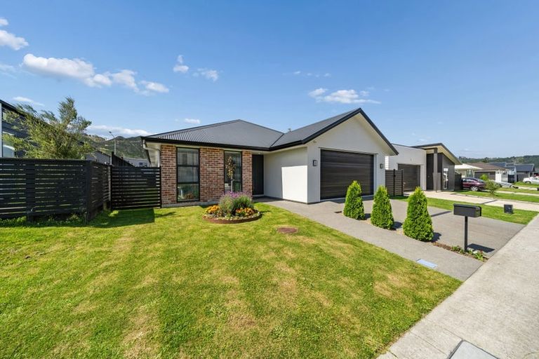 Photo of property in 21 Cynisca Crescent, Wallaceville, Upper Hutt, 5018