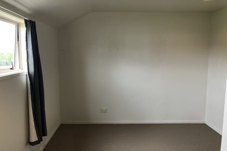 Photo of property in 6/4 Keeling Road, Henderson, Auckland, 0612