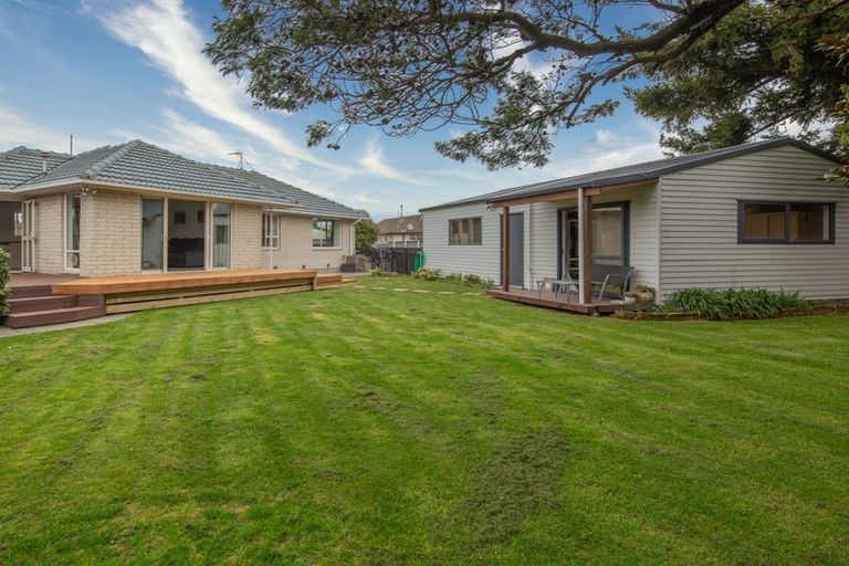 Photo of property in 10 Lomax Place, Islington, Christchurch, 8042