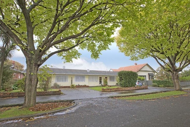 Photo of property in 2 Chaytor Street, West End, Palmerston North, 4410