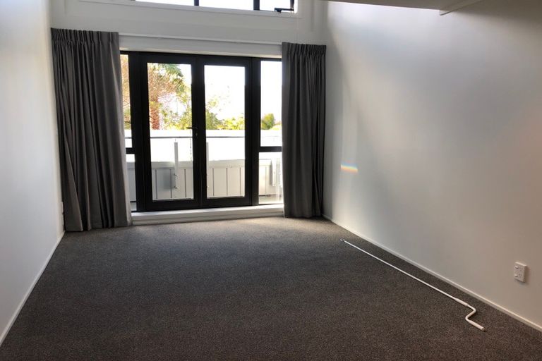 Photo of property in 25b/30 Westward Ho, Glen Eden, Auckland, 0602