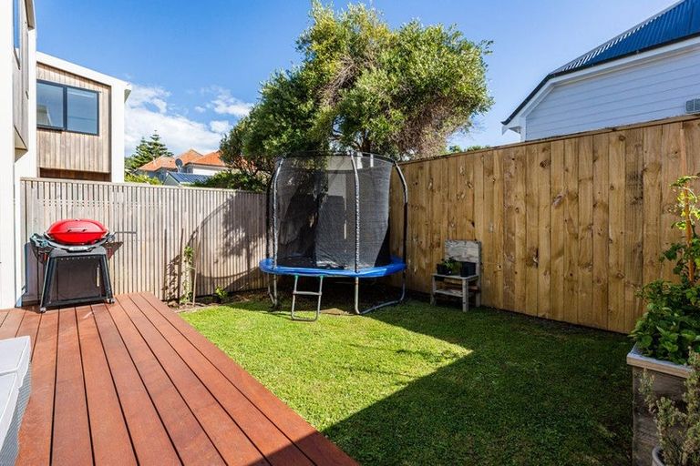 Photo of property in 16a Inglis Street, Seatoun, Wellington, 6022