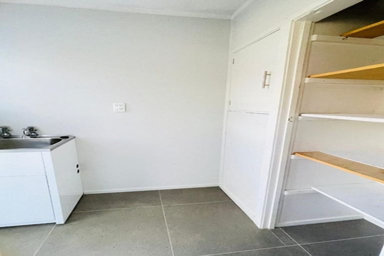 Photo of property in 1/26 Ludlow Terrace, Totara Vale, Auckland, 0627