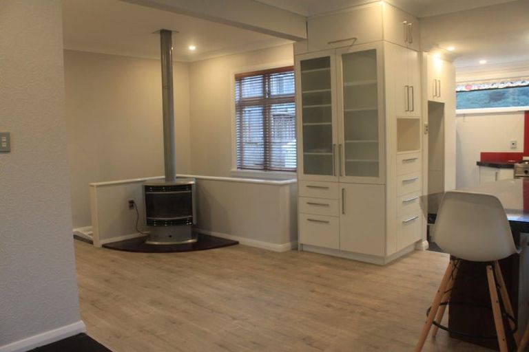 Photo of property in 55 Hungerford Road, Houghton Bay, Wellington, 6023