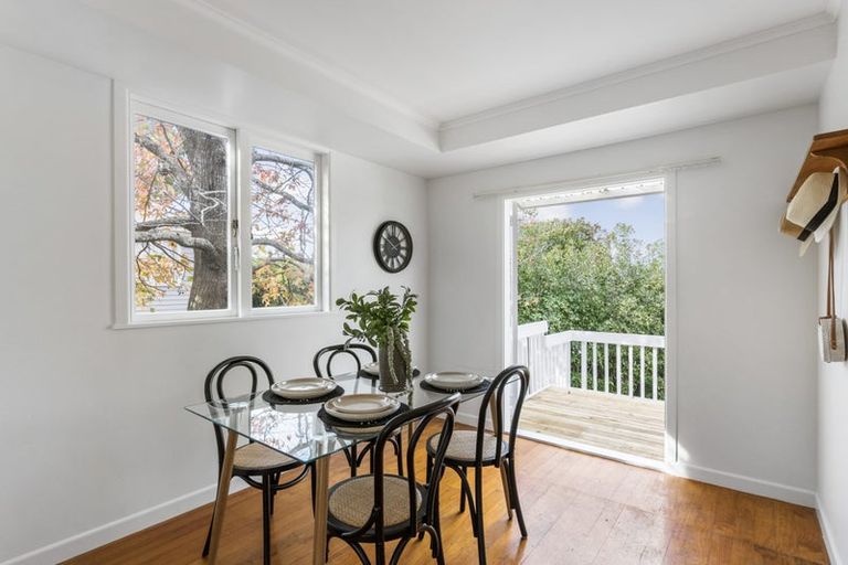 Photo of property in 19 Park Road, Glenfield, Auckland, 0629