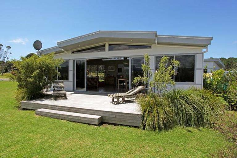 Photo of property in 155 Kelly Jade Avenue, Matarangi, Whitianga, 3592