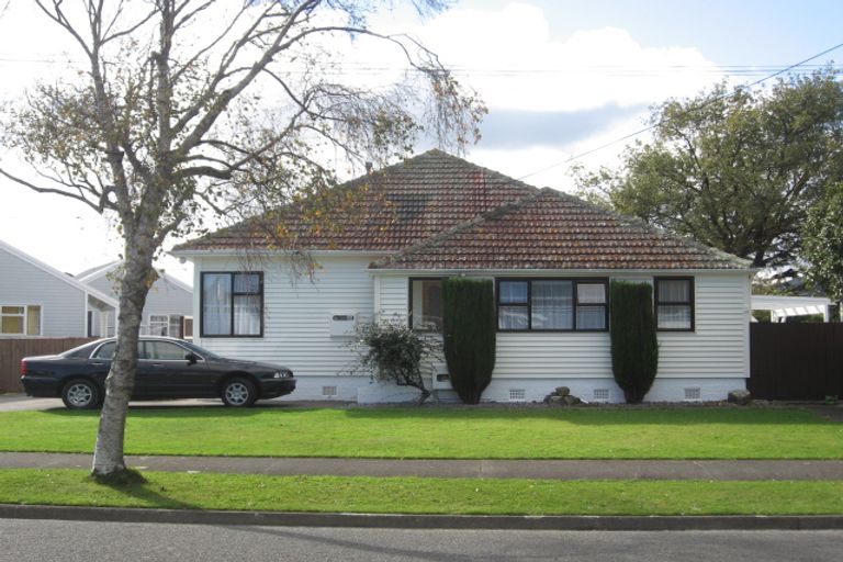 Photo of property in 3 Pilcher Crescent, Naenae, Lower Hutt, 5011