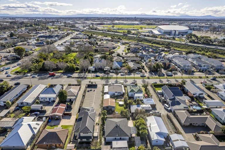 Photo of property in 126 Lincoln Road, Addington, Christchurch, 8024