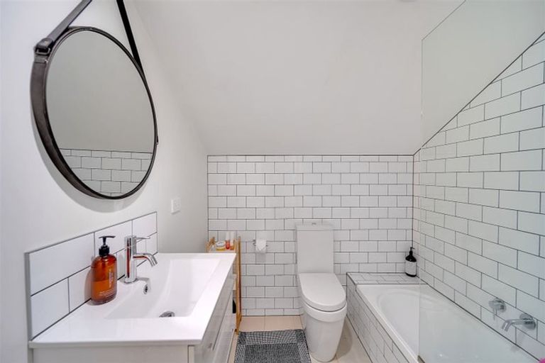 Photo of property in 100 Idris Road, Bryndwr, Christchurch, 8052