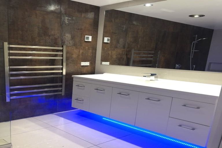 Photo of property in 18 Dorset Street, Picton, 7220