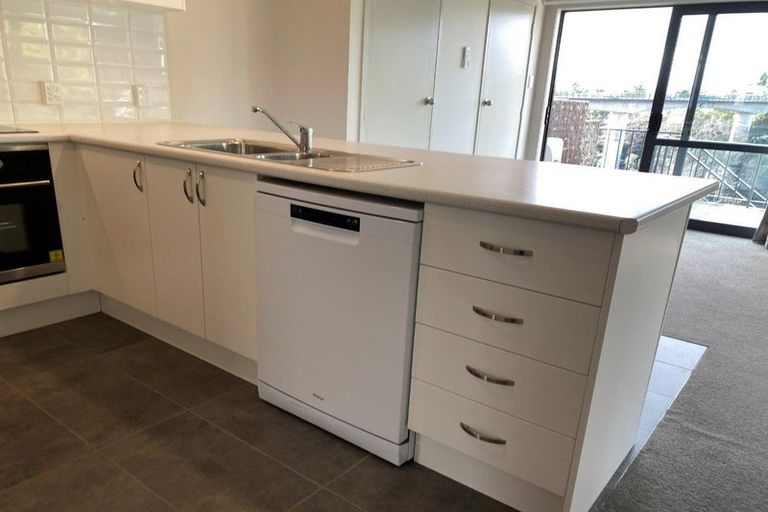 Photo of property in 15/14 Hardley Street, Whitiora, Hamilton, 3200