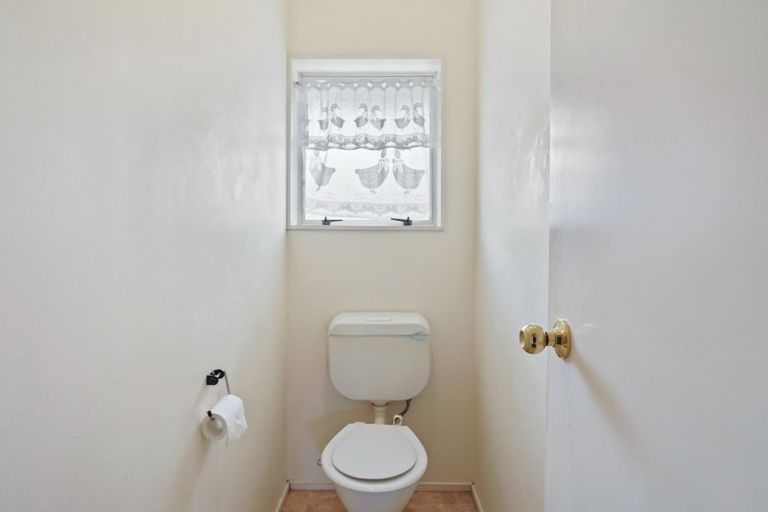 Photo of property in 2/14 Bellville Drive, Clendon Park, Auckland, 2103